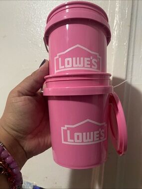 Lowe’s buckets new